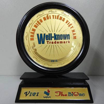 Vinataxi Vinh Dự Đạt Giải Thưởng: " Top 50 Nhãn Hiệu Nổi Tiếng Việt Nam 2015"